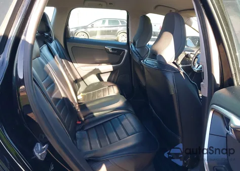 2014 Volvo Xc60 3.2 from USA, damaged, VIN YV4952DZ4E2551473